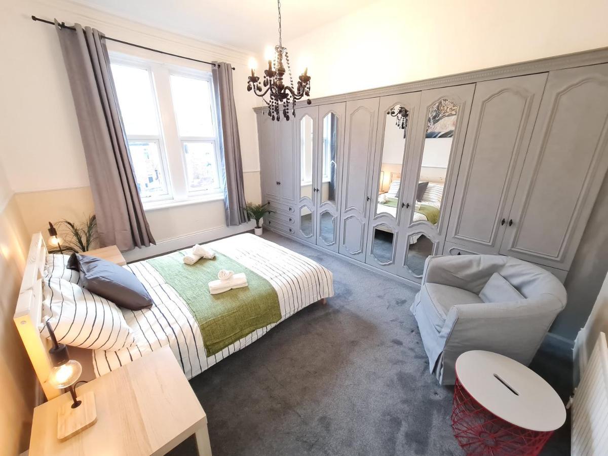 Large 3 Bed Flat, Free Parking Leilighet Newcastle upon Tyne Eksteriør bilde