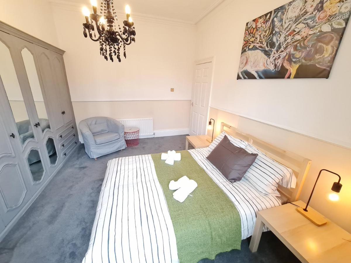 Large 3 Bed Flat, Free Parking Leilighet Newcastle upon Tyne Eksteriør bilde
