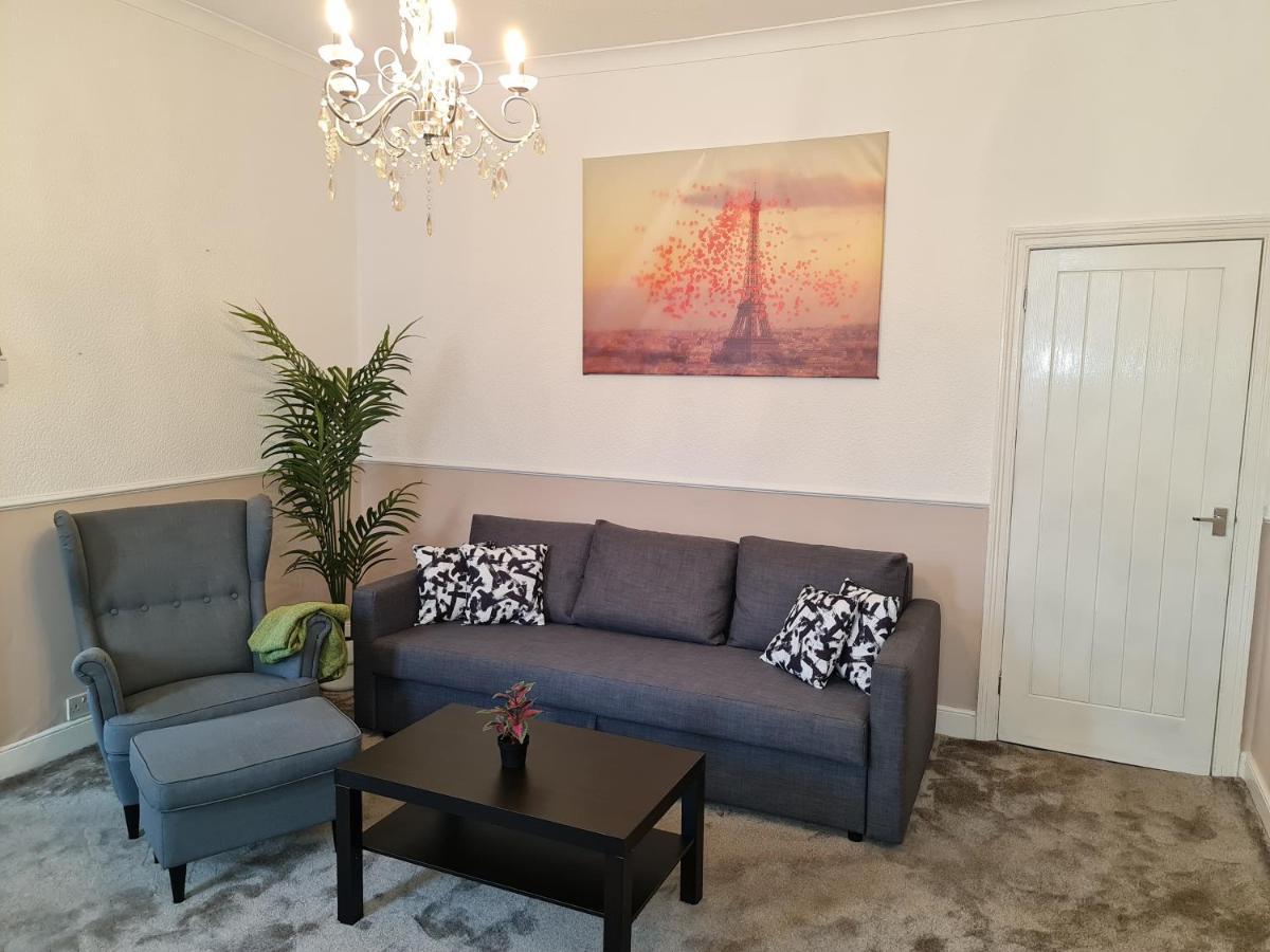Large 3 Bed Flat, Free Parking Leilighet Newcastle upon Tyne Eksteriør bilde
