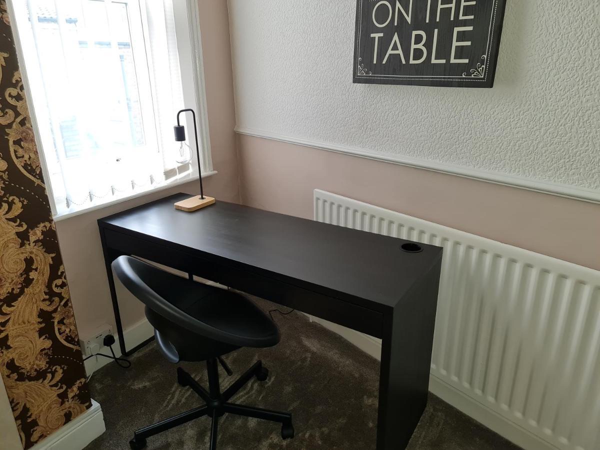 Large 3 Bed Flat, Free Parking Leilighet Newcastle upon Tyne Eksteriør bilde